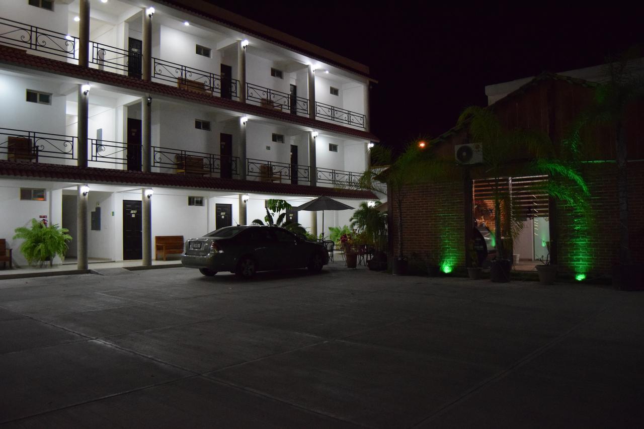 Hotel Real Primaveras Escarcega Exterior photo